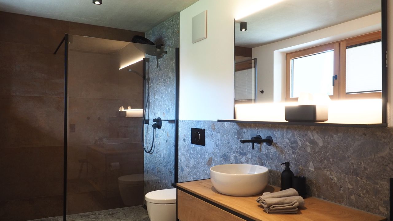 Bad m. Dusche Bad m. Dusche